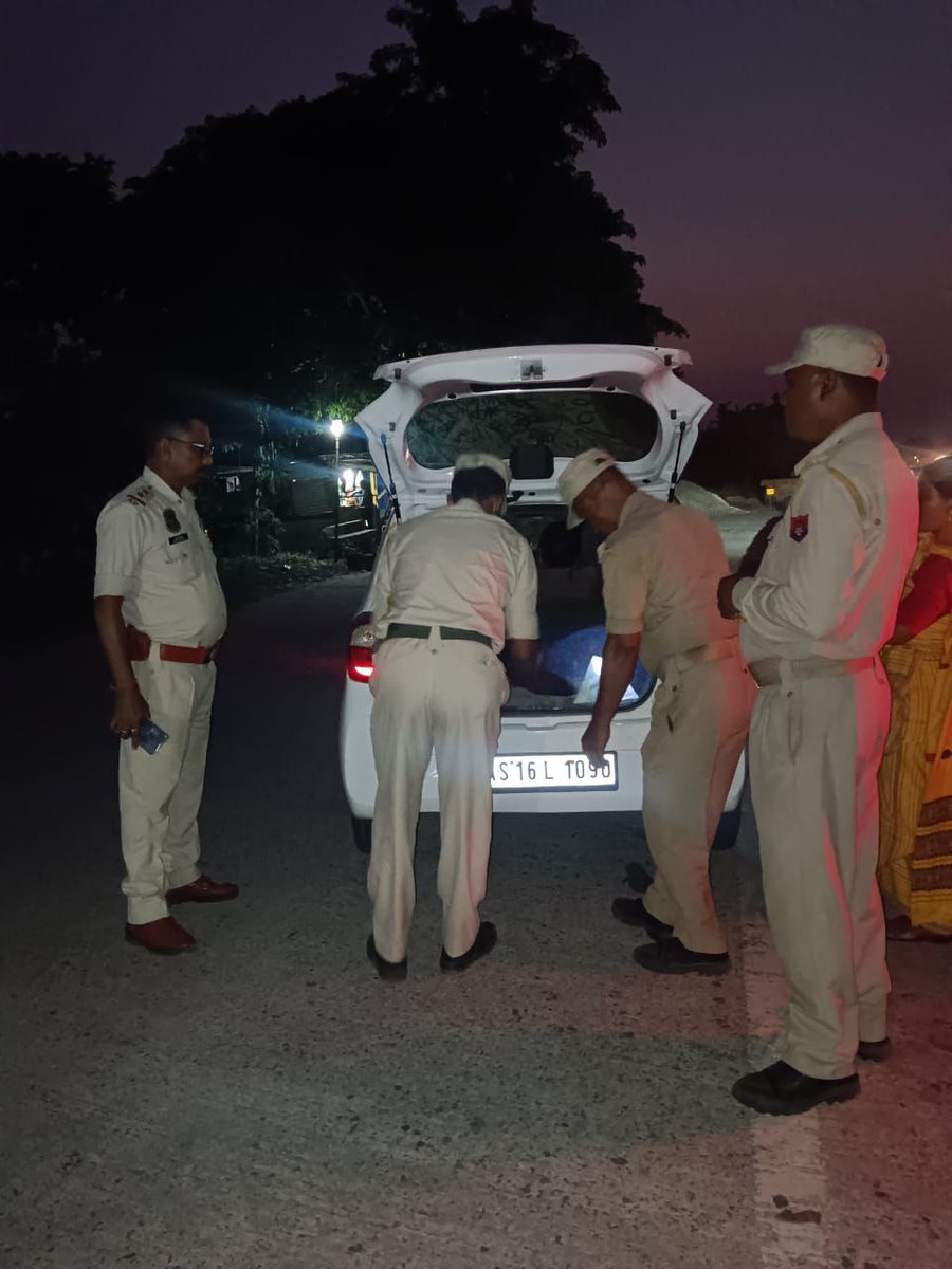 🚔 Continuous naka checking is being carried out across Kokrajhar to uphold peace, enhance public safety, and deter illegal activities. We thank all citizens for their unwavering support and cooperation.
<a href="/himantabiswa/">Himanta Biswa Sarma</a>
<a href="/CMOfficeAssam/">Chief Minister Assam</a>
<a href="/DGPAssamPolice/">DGP Assam</a>
<a href="/assampolice/">Assam Police</a>
<a href="/HardiSpeaks/">Hardi Singh</a>