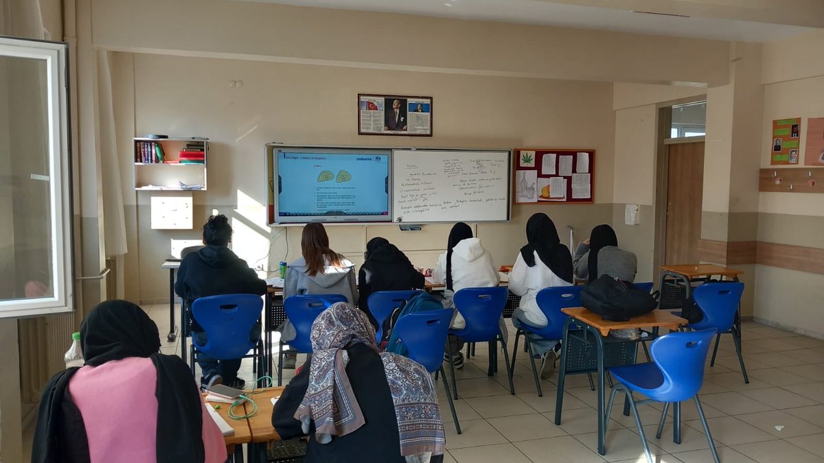 📚 HEDEF LGS - YKS PROJESİ📚 
Okulumuz 8. Sınıf ve 12. Sınıf öğrencilerimiz hedefleri doğrultusunda emin adımlarla yürümeyi Kasım Ara Tatili DYK Kampı ile sürdürdü. Okulumuz pansiyonunda kampa kalan öğrencilerimize ve özveriyle ilham olan öğretmenlerimize teşekkür ediyoruz.