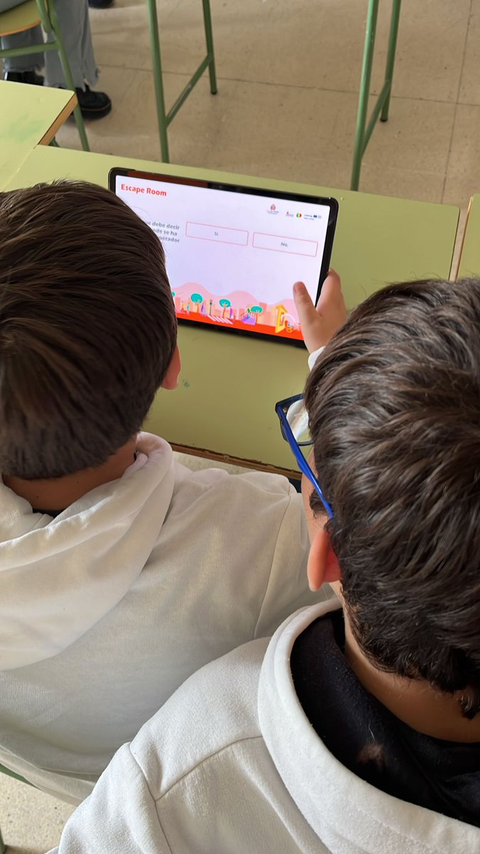 Finalizamos la semana de la mejor forma posible.
Aquí algunas fotos de los compañeros y compañeras de #ProtecCyL/CIM-BSE a su paso por #cigales .🧡
#CIMBSE #ProtecCyL #Seguridad #EntornoRural
@ProtecCyL_CIMBSE