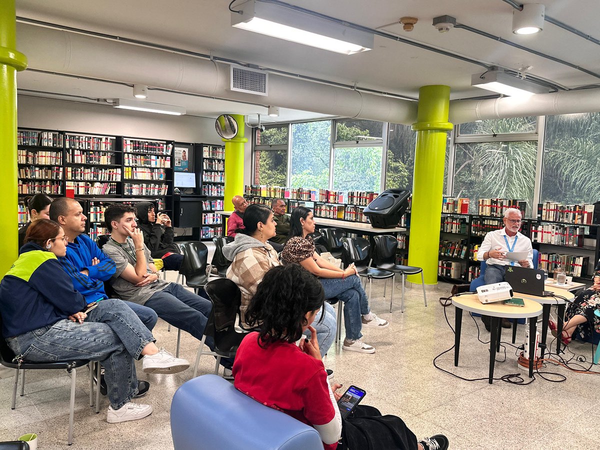 MisionONUCol's tweet image. Conversamos con más de 250 empleados de @ComfenalcoAnt durante webinar sobre la implementación del #AcuerdoDePaz, al cumplirse #9Años de su firma, donde resaltamos, entre otros temas, rol del sector privado, la academia y la sociedad en la construcción de paz en los territorios.