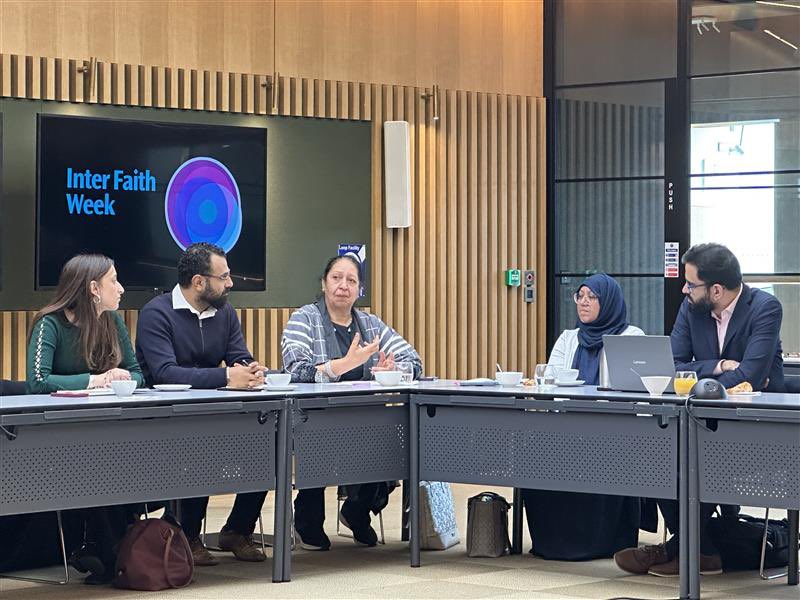 debs_wb's tweet image. Fantastic to host faith leaders at City Hall during #InterFaithWeek for important and meaningful conversations about how @MayorofLondon can continue to support the vital role of faith communities in deepening social cohesion and understanding across our city