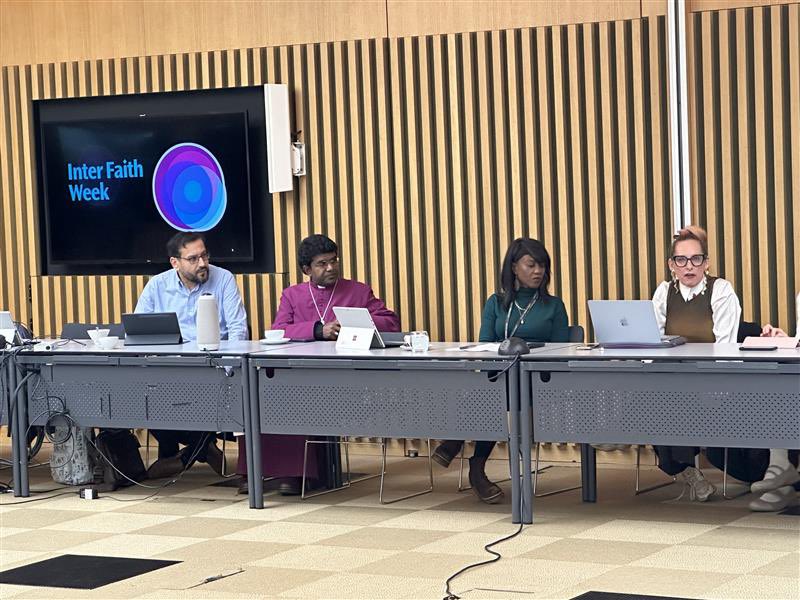 debs_wb's tweet image. Fantastic to host faith leaders at City Hall during #InterFaithWeek for important and meaningful conversations about how @MayorofLondon can continue to support the vital role of faith communities in deepening social cohesion and understanding across our city