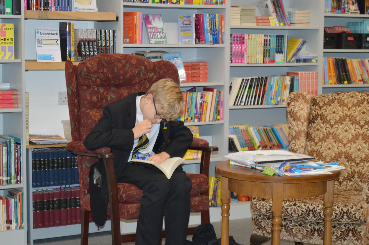 We take reading very seriously at Heritage High School and so does George! At break he collected his Heritage Hero treats and then got settled in a comfy chair with his head in a book. 📚📖
