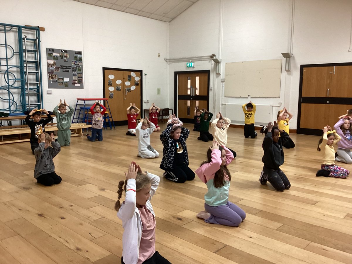 LittleSuttonCoE's tweet photo. Osprey class had a fun-filled day of activities to celebrate #cin2025 We took part in a morning fitness class with Joe Wicks and we managed to do our challenge 25, which took a while! Following our learning about Diwali, we took part in a special Indian dancing session. https://t.co/aUbpdA5oQB