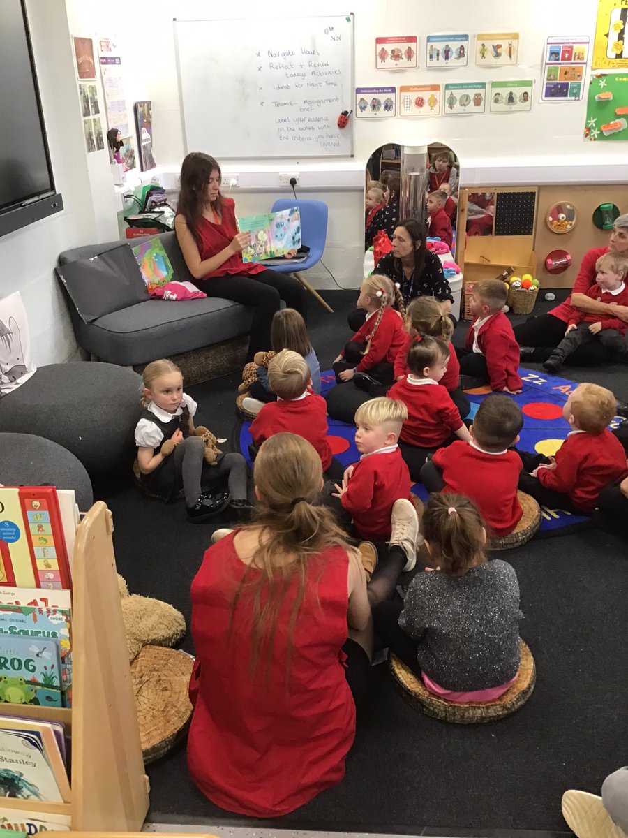 KincraigPreSch's tweet image. Preschool went to College this week.  We had lots of fun in the role play area, listening to stories and with the messy play. 👏