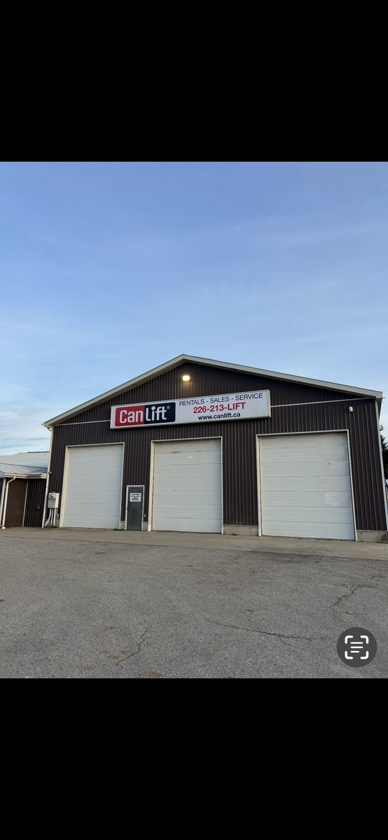 LED_SolutionsCA's tweet image. New signage installed for CanLift as they expand into London, Ontario. A 4’ x 27’ illuminated sign box, a new pylon, and full in-house fabrication from our Hamilton team. Canadian-made quality, built for growth. #LEDSolutions 

@canliftequip 🇨🇦
