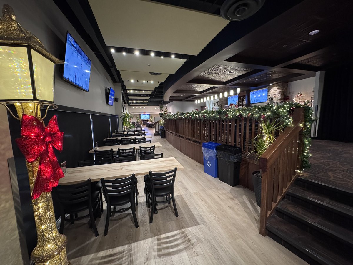 apuliacatering's tweet photo. 🎄✨ Christmas Party Time! ✨🎄🧑‍🎄🌟⛄We still have some dates open for holiday parties at The Loft Room! Gather your crew, enjoy good food, and celebrate in a fun, festive space.🎅🎁 Contact us to snag your spot! #theloftroom #leduc #JingleAllTheWay https://t.co/iSTFSMO03w