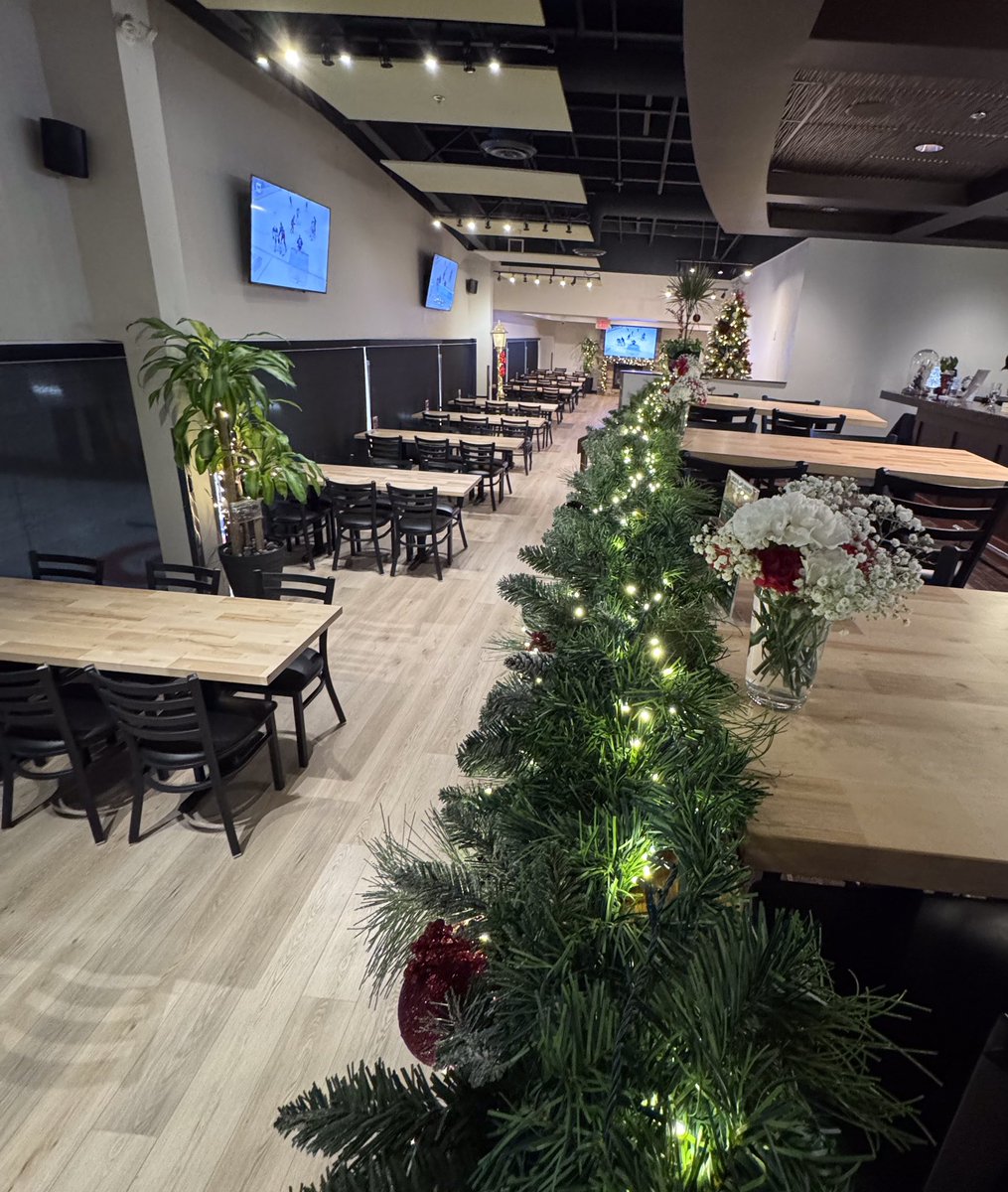 apuliacatering's tweet photo. 🎄✨ Christmas Party Time! ✨🎄🧑‍🎄🌟⛄We still have some dates open for holiday parties at The Loft Room! Gather your crew, enjoy good food, and celebrate in a fun, festive space.🎅🎁 Contact us to snag your spot! #theloftroom #leduc #JingleAllTheWay https://t.co/iSTFSMO03w