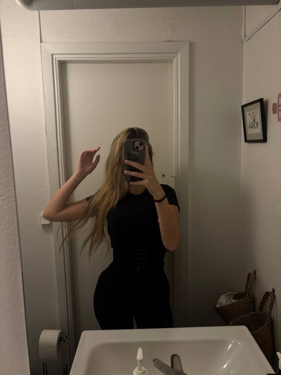 isabellemae tweet media