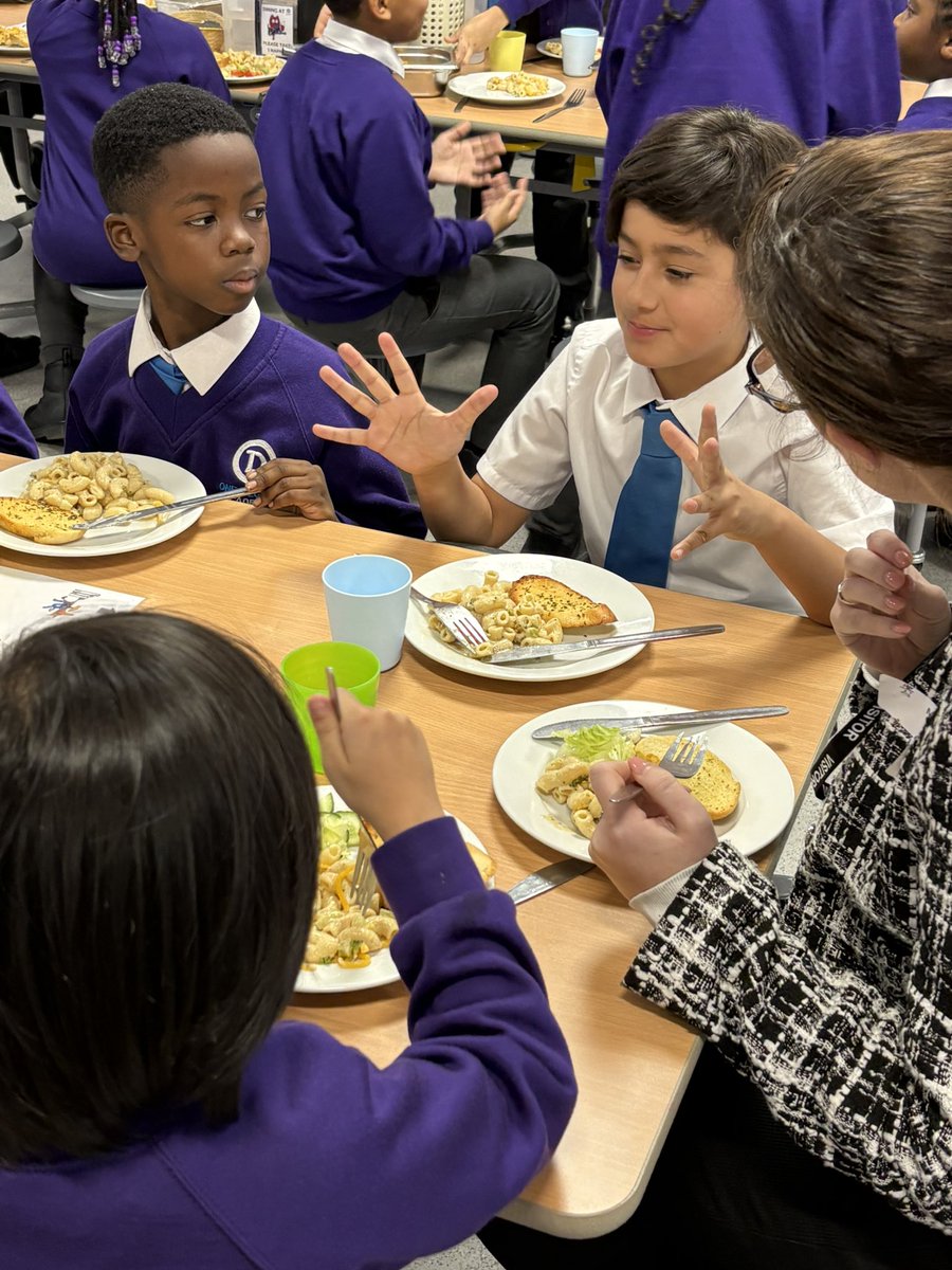 1DegreeAcademy's tweet photo. @Steplab_co educators got to experience our #FamilyDining, which offers our students #CulturalCapital and helps build #Character. https://t.co/dD5OBAUo6N
