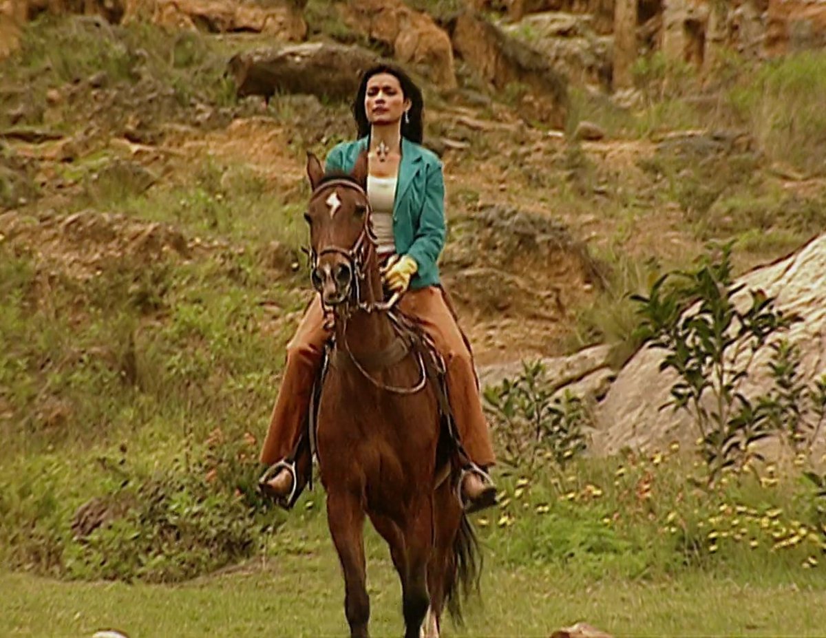 PasdeGavilanes's tweet photo. #PasiónDeGavilanes #PDG127 Jimena le reclama a Fernando y él le aclara que nada de lo que hay en la Hacienda les pertenece a ella ni a sus hermanas. https://t.co/MKE4RJD8CL