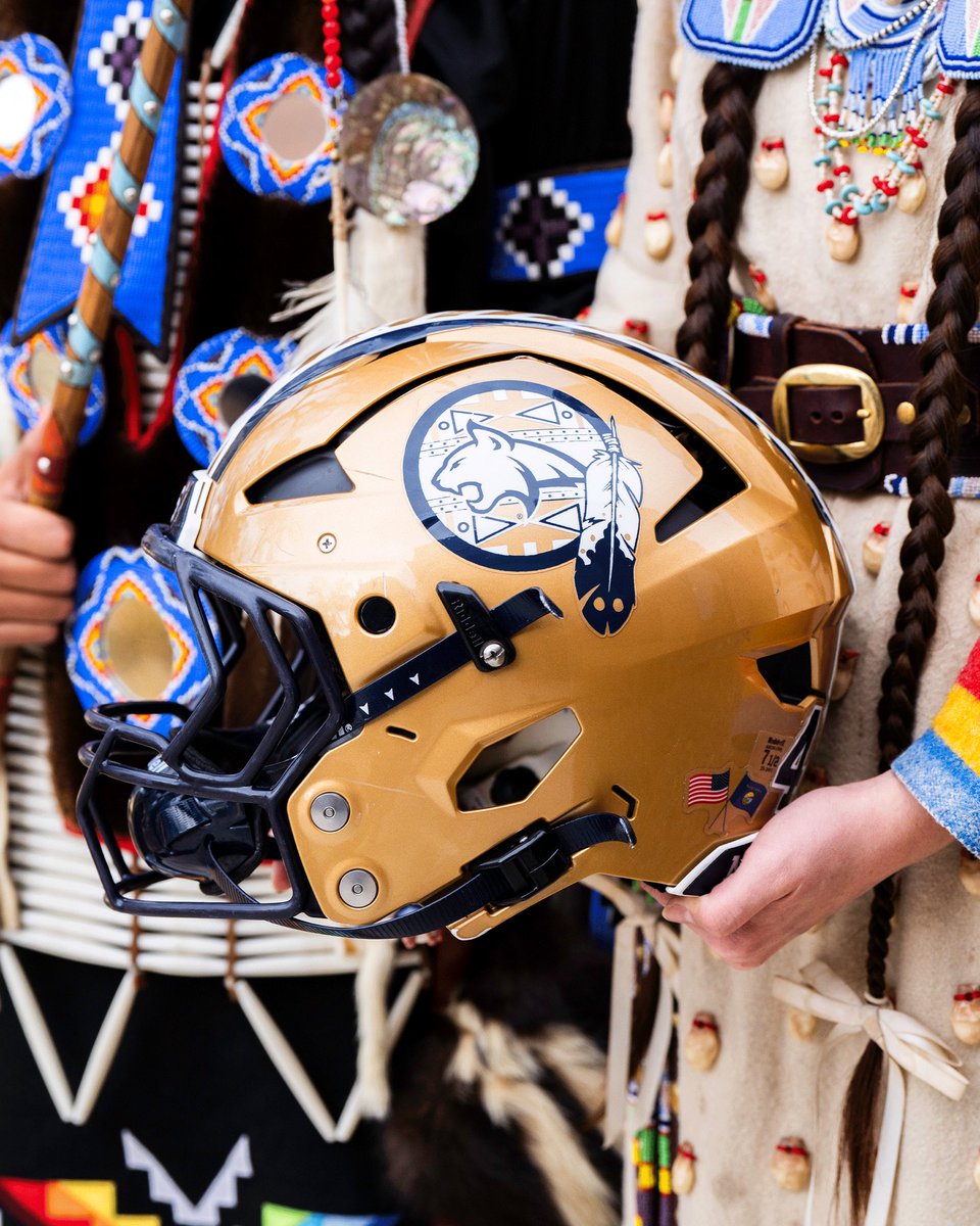 MSUBobcats_FB's tweet image. 𝐓𝐡𝐢𝐬 𝐖𝐞𝐞𝐤’𝐬 𝐇𝐞𝐥𝐦𝐞𝐭 👀

In partnership with the MSU American Indian Council, we honor Indigenous heritage and highlight Montana State Universities commitment to inclusion, respect and cultural representation.

#BobcatBuilt