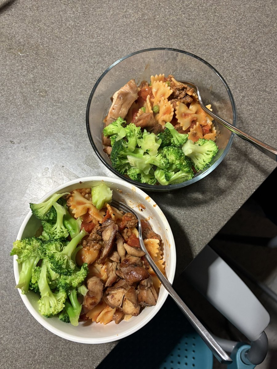 Love language is cooking food for girls night using limited college kitchen equipment 🎀