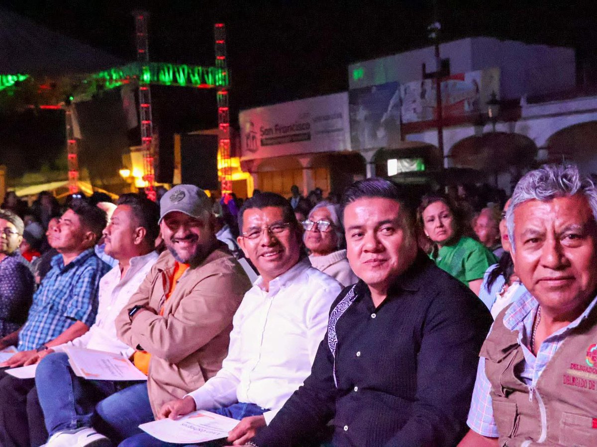 DanielGOaxaca's tweet photo. ¡Seguimos adelante!
Unidos y con esperanza estamos construyendo el #OaxacaNuevo que todos merecemos.
@MovCiudadanoMX @MovCiudadanoOax
#Daniel #Gutierrez #Oaxaca
#CODUC #MDN #MovimientoNaranja https://t.co/HqRaF2P7wK