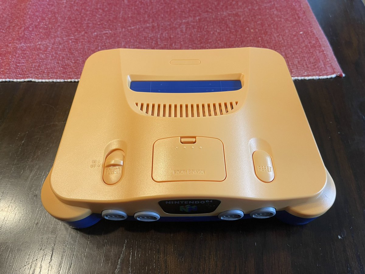 OregonRepair's tweet photo. Recapped and reshelled a couple consoles this morning. They are up for sale if anyone is interested. https://t.co/wnvrv5MkyU