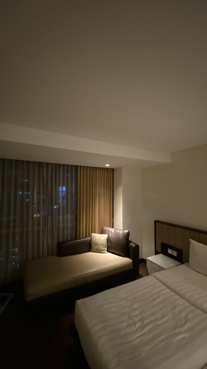 LessSu9ar's tweet image. Bandung. Can host gak nih?