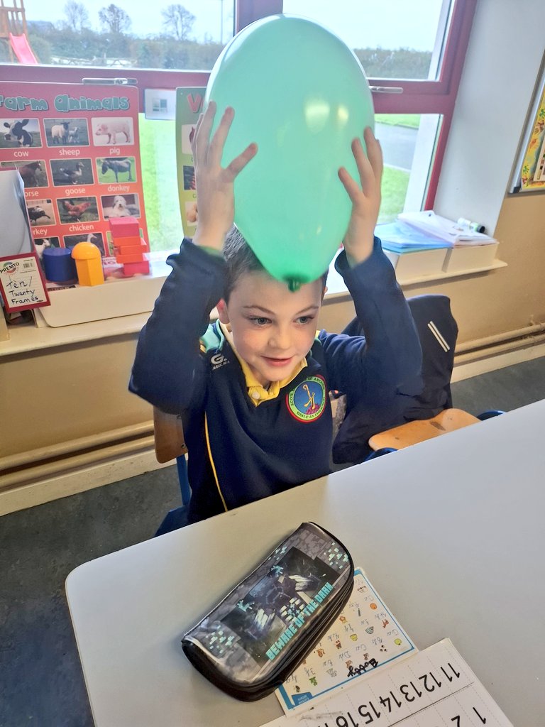 BishopHartyNS's tweet image. 1st and 2nd Class wrapped up a busy @ScienceWeek by exploring static electricity using balloons and looking at the reaction between coke and mentos. We also participated in a Science Quiz. Well done to our winners 🏆 👏 #scienceweek #sese #STEM #discovery @NenaghGuardian