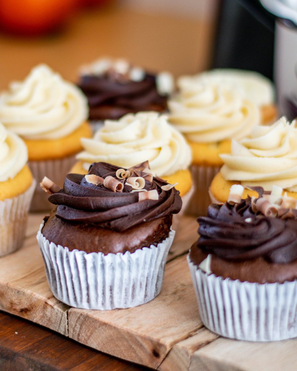 Taking a poll.... are you a chocolate cupcake fan or vanilla all the time! Comment below!

 #CupcakeLovers #ChocolateVsVanilla #CupcakeDebate #SweetTreats #EricasWish #CupcakeRun