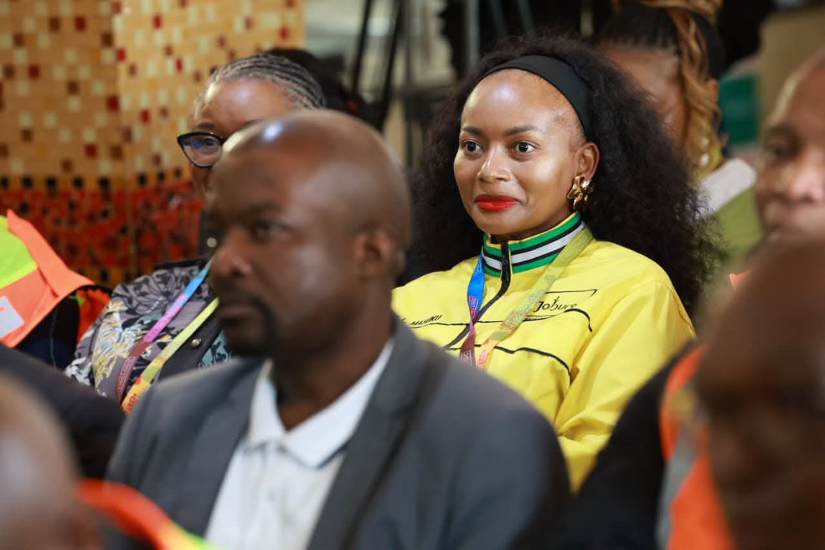 Today we joined the <a href="/PresidencyZA/">The Presidency 🇿🇦</a> , the Executive Mayor, fellow MMCs, business leaders and civil society at Day 3 of the CEO–City Cleanup Partnership Programme in Kliptown.

This initiative is a key collaboration between the <a href="/CityofJoburgZA/">City of Joburg</a> and the private sector, uniting