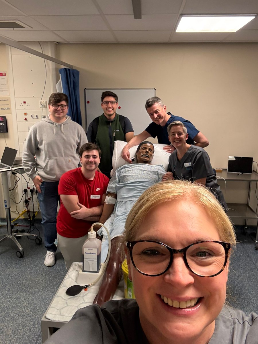 nhsl_meded's tweet image. Emergency Medicine simulation @metc with final year students #learning #simulation #medicalstudents #meded #learningtogether