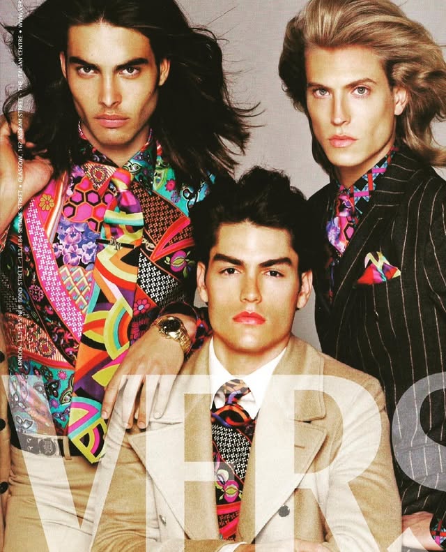 AmenEverytime's tweet photo. Flashback of Jon Kortajarena, Tyson Ballou and Mike Guenther by Steven Meisel for Versace campaign, 2004.✨ #JonKortajarena @jonkortajarena #TysonBallou @TboneLive #MikeGuenther #Photography #StevenMeisel #Versace #FBF https://t.co/jc1kSoDze1