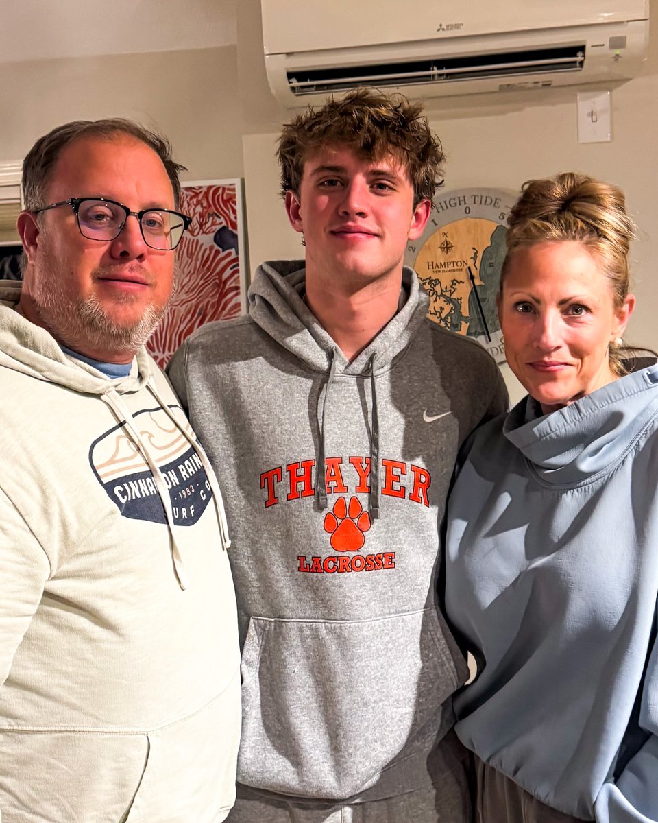 ColgateMLax's tweet image. 𝑺𝒊𝒈𝒏𝒆𝒅 ✍️

Next up in our class of 2030’s, we have Ethan Moore!

Ethan is a midfielder from Hampton, N.H.

Welcome to Colgate!

#GoGate | #GGG