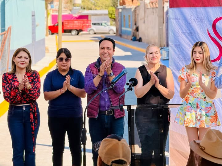 polemicagto1's tweet image. #Salvatierra #Pavimentación 
Daniel Sámano le cumple a San José del Carmen con la entrega de una pavimentación de 3.2 MDP

@gobiernosalvagto @dany_samano_21 

En atención a las necesidades de infraestructura y movilidad de las comunidades rurales, el presidente municipal, José…