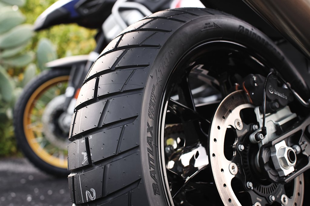 pneusystem's tweet photo. BRIDGESTONE Battlax Adventure Trail AT41 est, comme son nom l’indique, un pneu moto spécialement conçu pour les trails routiers. 
+ 33 3 59 61 04 69
contact@pneusystem.fr
https://t.co/rOeL36gsBZ https://t.co/taV3jrWVkW