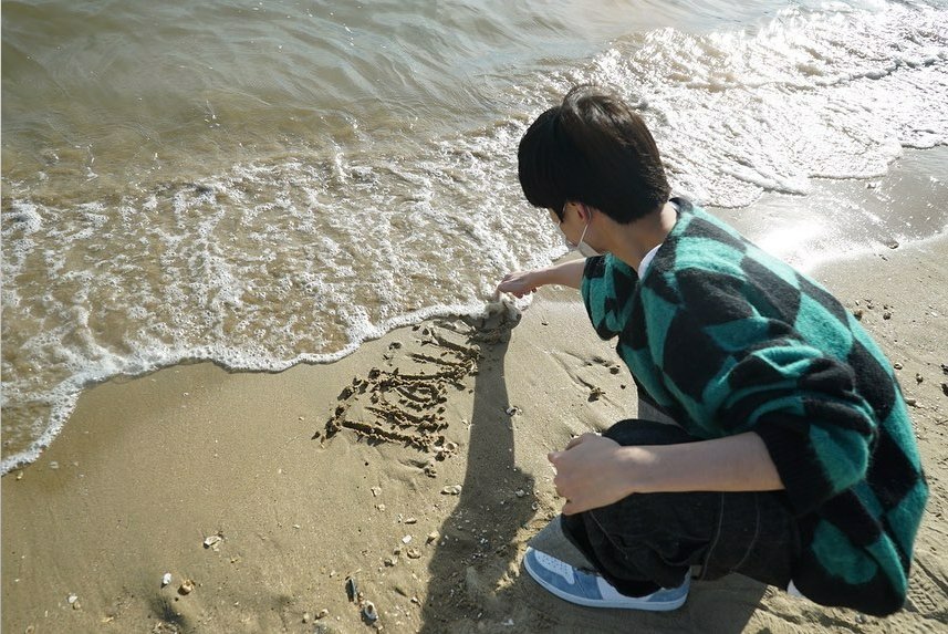 7backtozero's tweet image. I miss you