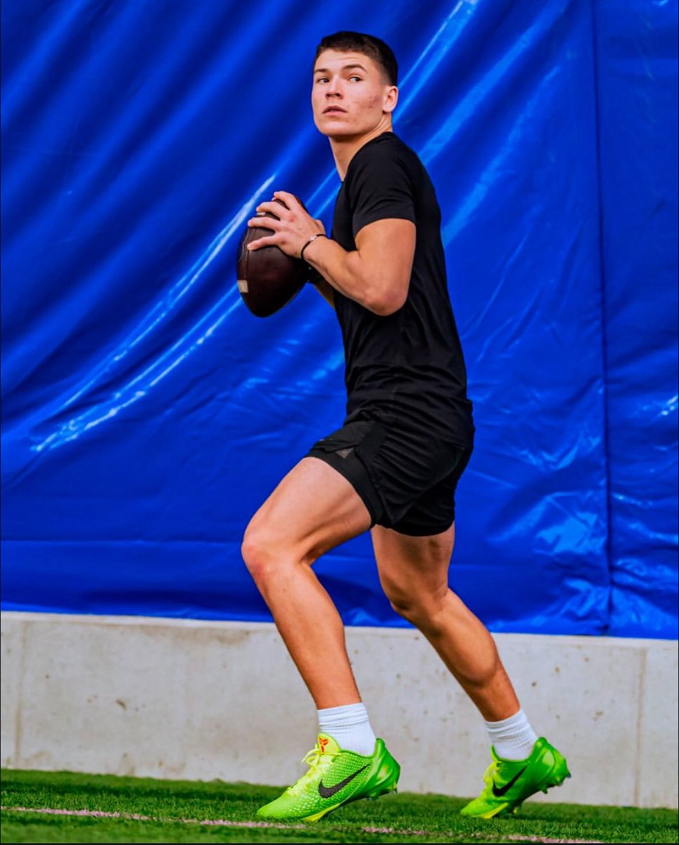 Deaf QB Coach tweet media