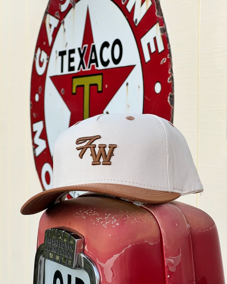 _FreshWestern's tweet image. Drop 003 is officially live. 
Builds straight from the workshop: The Retro Hat and The Golf Hat we’ve been teasing. Fresh silhouettes. Dialed-in details. Made to go the distance.

Shop Drop 003: freshwestern.com/collections/dr…