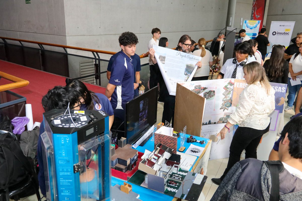🔧✨ Una semana a puro talento técnico.

Estudiantes de escuelas de toda la provincia mostraron sus proyectos, contaron cómo trabajan en los talleres y compartieron ideas que nacen en el aula y se conectan con el mundo real.

#EducaciónMendoza