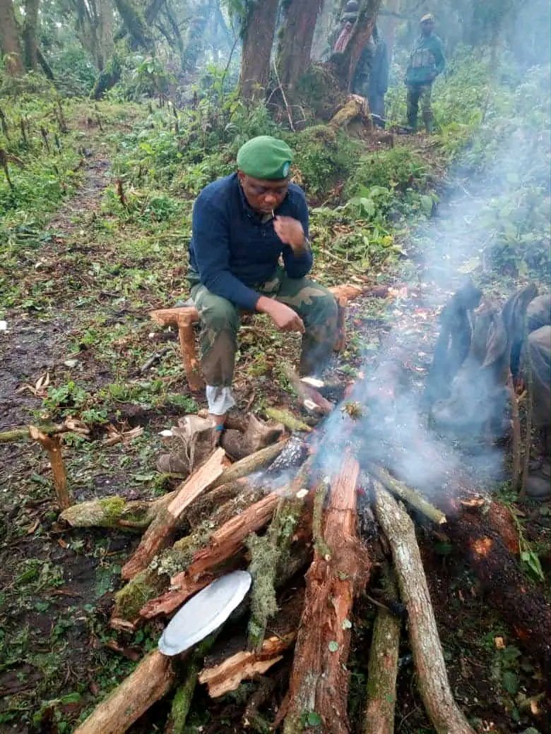 Hommage au Général MWAKU MBUKULU Daniel, commandant de la 33eme Région Militaire à Uvira, décédé.  

Extrait biographique :
Le General MWAKU MBULUKU DANIEL, est né le 03 Sep 1968 à Kinshasa, Originaire de Kenge dans la province du Kwango, il fait ses etudes primaires a l'EP
