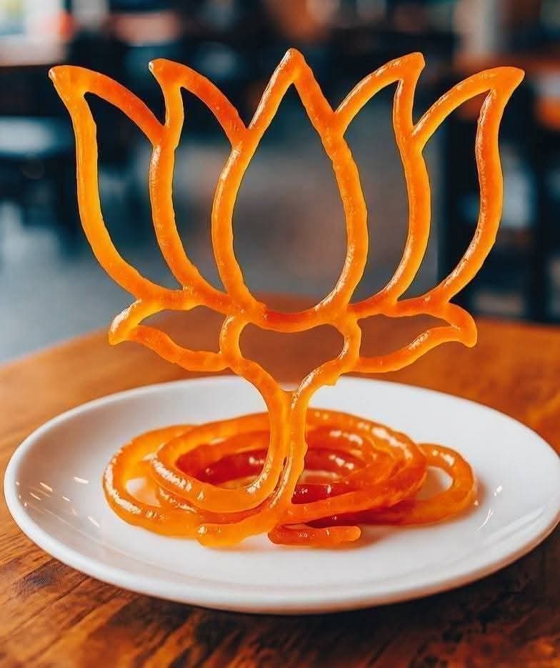 vimalojha7's tweet image. बिहार वालों मुंह मीठा करो, कभी निराश नहीं करते हो । 
#BiharElections #bihar #Modiji