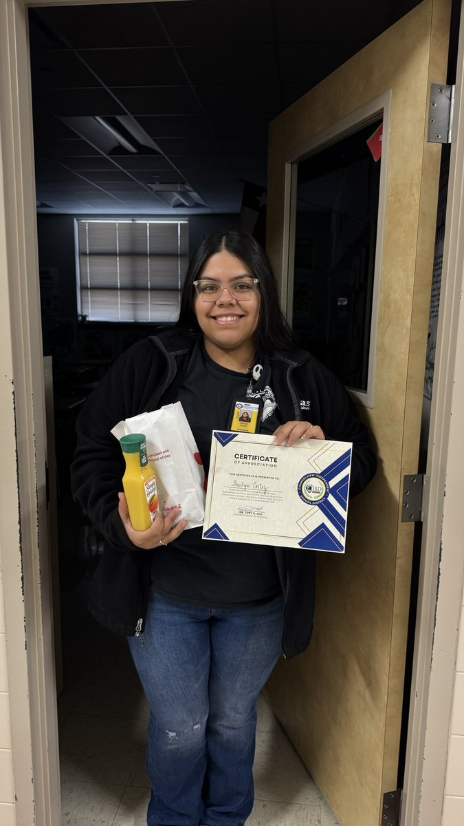 emet_crz's tweet image. Thank you to our @ChannelviewISD substitutes on their special day! Today they got a certificate of appreciation and breakfast as a small way to say thank you for showing up daily for our falcons!!! @tchill_ @MikeHoustonAL