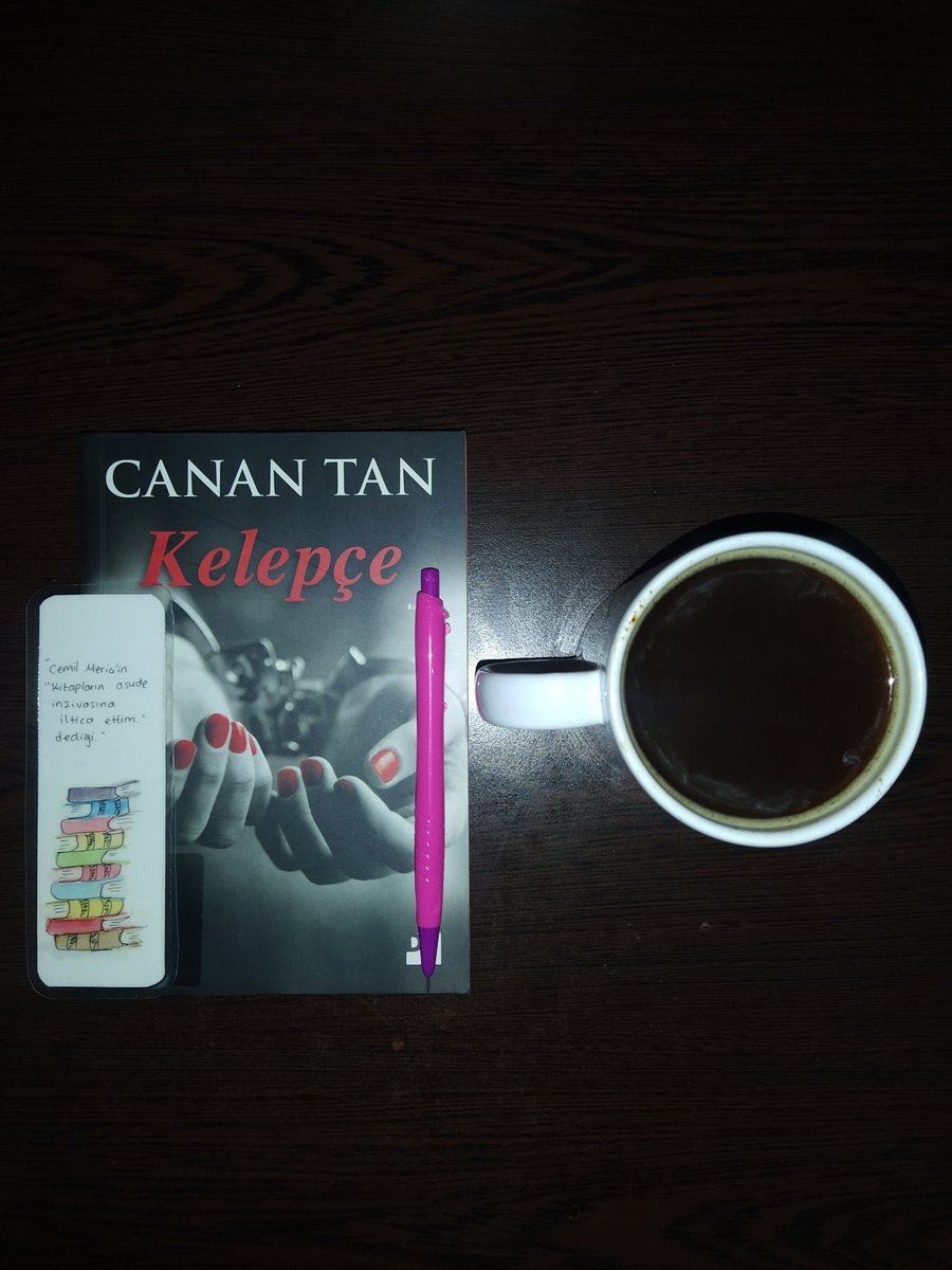 berkankcdg's tweet photo. Uzaktan uzağa da sevebilir insan Yüzünü görmeden, sesini duymadan Ona dokunmadan Platonik aşk diyorlar buna...
#CananTan #Kelepçe #Okumakgüzeldir #KitapveKahve https://t.co/tY7yGVSKb9