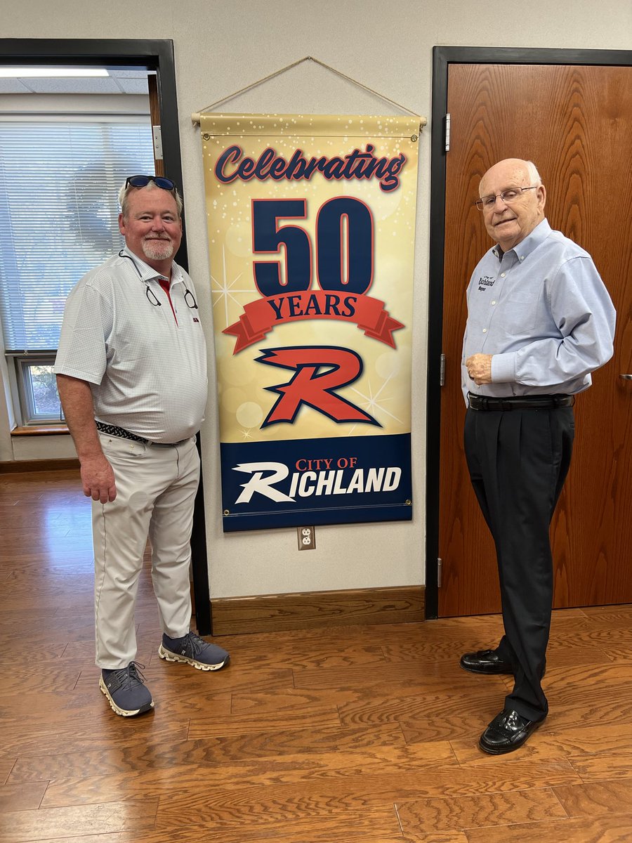 RepMichaelGuest's tweet image. Chad Dixon met with Mayor Burns as the city of Richland celebrates 50 years. Richland was incorporated on November 3, 1975, and Lester Spell was elected as the first Mayor of the city.