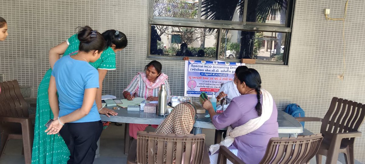 KosmadiSbcc's tweet image. 14 નવેમ્બર - વિશ્વ મધુપ્રમેહ દિવસ
અંતર્ગત રુદ્રાસ રેસી. કોસમડી ખાતે 30+ લોકોનું ડાયાબિટીસ અને હાયપરટેન્શનની તપાસ કરવામાં આવી...

AAM- Kosmadi
PHC - Kharod
Ankleshvar