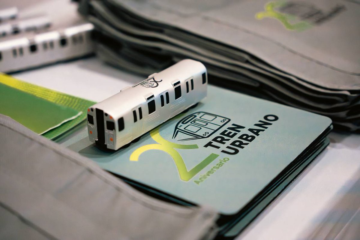 ATIDTOP's tweet image. Hoy, el director ejecutivo de la ATI, Ing. Josué Menéndez Agosto, participó como moderador en el Congreso Técnico 2025 de la ITE Puerto Rico Section. 

Durante su intervención, presentó a los participantes el rol de la Autoridad de Transporte Integrado (ATI).