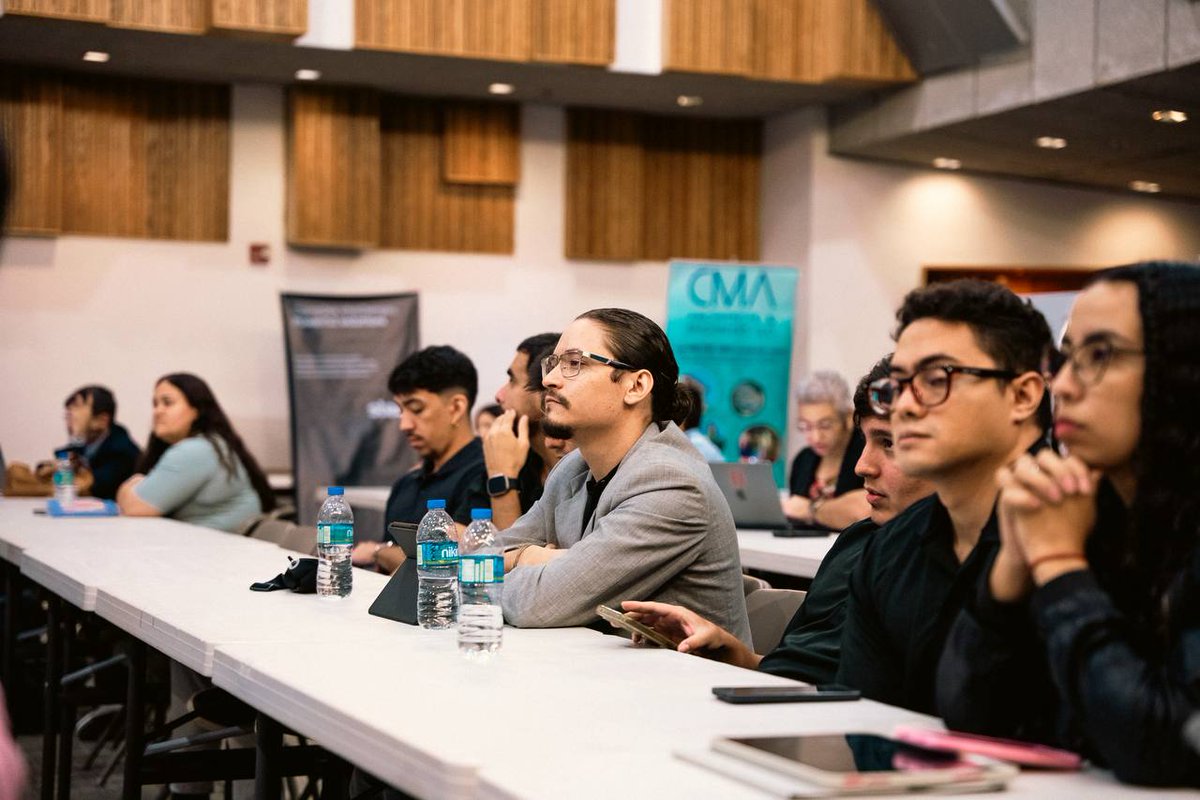 ATIDTOP's tweet image. Hoy, el director ejecutivo de la ATI, Ing. Josué Menéndez Agosto, participó como moderador en el Congreso Técnico 2025 de la ITE Puerto Rico Section. 

Durante su intervención, presentó a los participantes el rol de la Autoridad de Transporte Integrado (ATI).