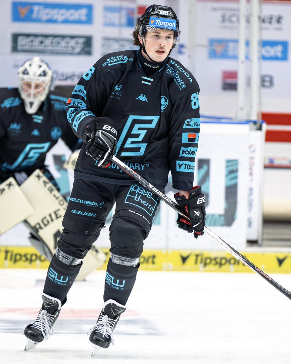 TROJITÝ DEBUT PŘI #WestDerby! 😍 Jana Bambulu čeká první zápas v dresu Energie, stejně tak Adama Lukošika, pro kterého jde o debut v <a href="/telhcz/">Tipsport extraliga</a>. První profesionální zápas hraje také junior David Šilhan. 👏🏻