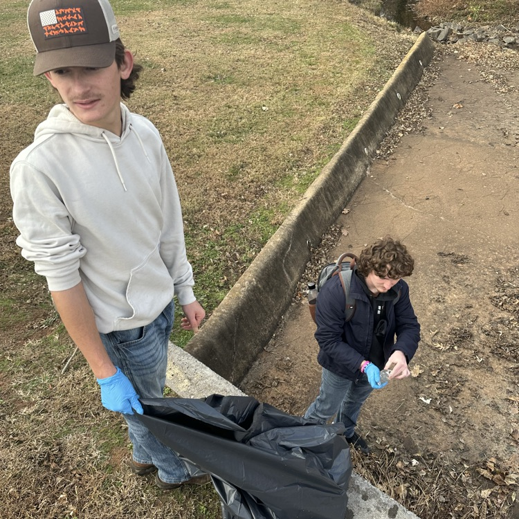 CCPSCCHS's tweet image. Our fishing club had a day of service picking up trash around a local pond. Well done Blue Devils! #BetterEveryDay