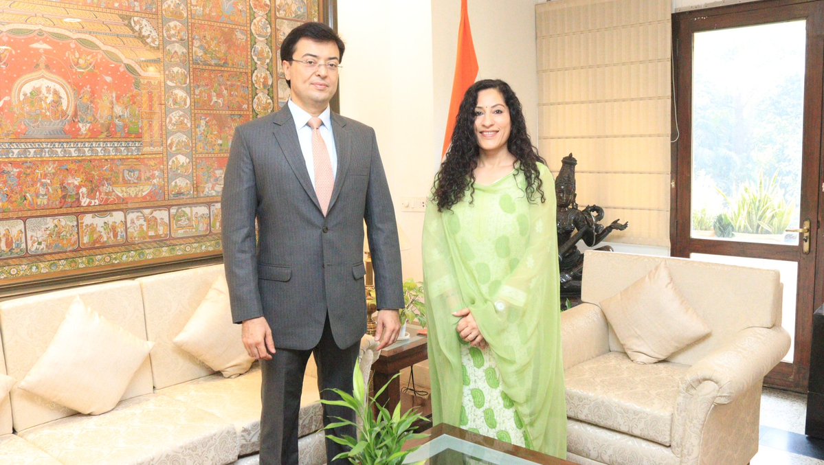 iccr_hq's tweet image. DG, ICCR, Mrs. K. Nandini Singla met  H.E. Mr. Sardor Rustambaev, Ambassador of Uzbekistan to India at ICCR HQs’ in New Delhi and exchanged views on culture and bilateral cooperation

@narendramodi @PMOIndia @DrSJaishankar @MEAIndia
@PmargheritaBJP @KVSinghMPGonda @amb_tashkent…