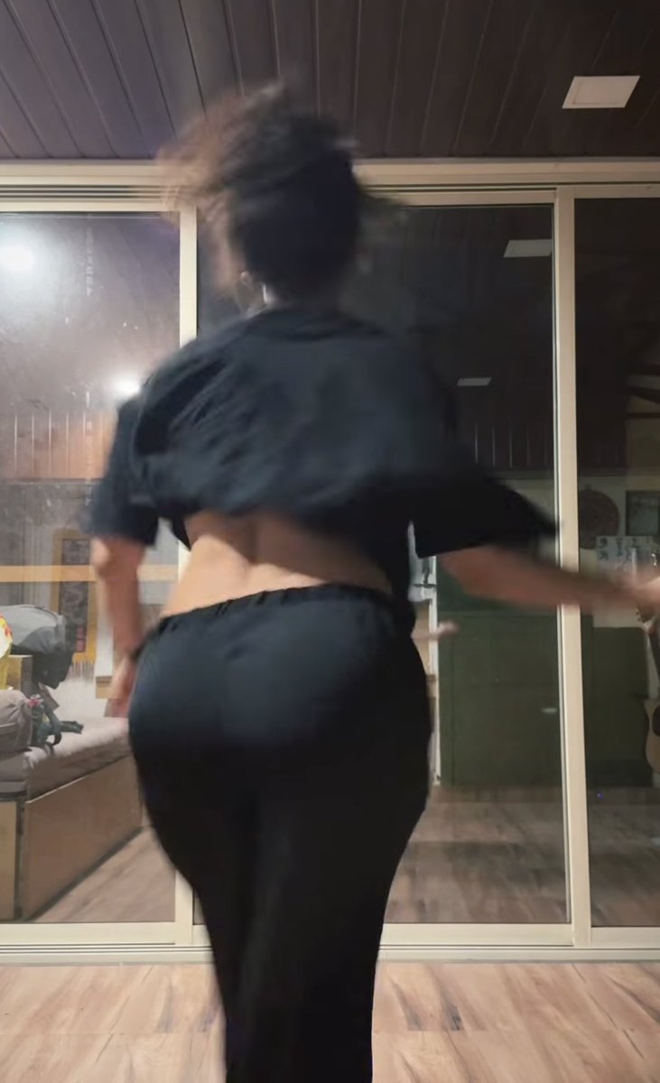 actressXotic's tweet image. Ritika Singh 🥵🍑