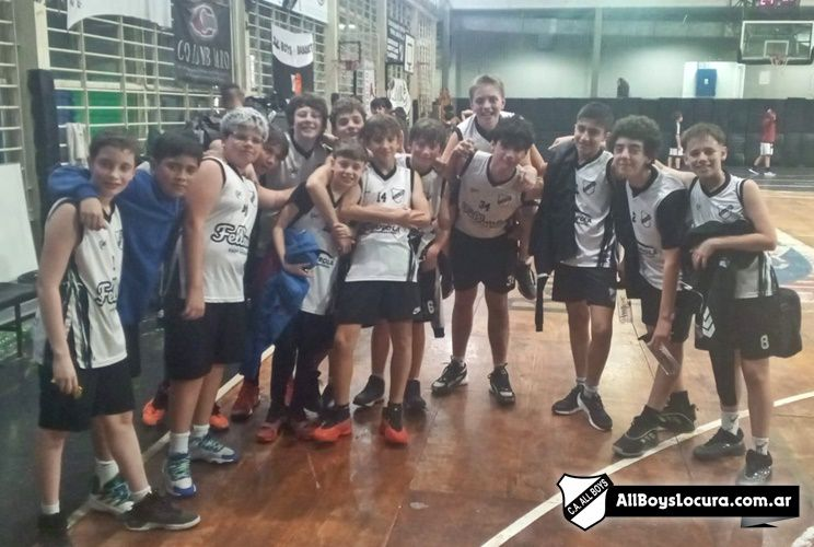 AllBoysLocura's tweet photo. Basquet Inferiores: Ayer a la noche se jugó contra #RacingVdP...
En está jornada pendiente dejo tres victorias y solo una derrota!!
U21: All Boys 80 - 36 Racing Anexo
U17: All Boys 110 - 33 Racing Anexo
U15: All Boys 58 - 49 Racing Anexo
U13: All Boys 49 - 50 Racing Anexo https://t.co/yLb3GqcM87