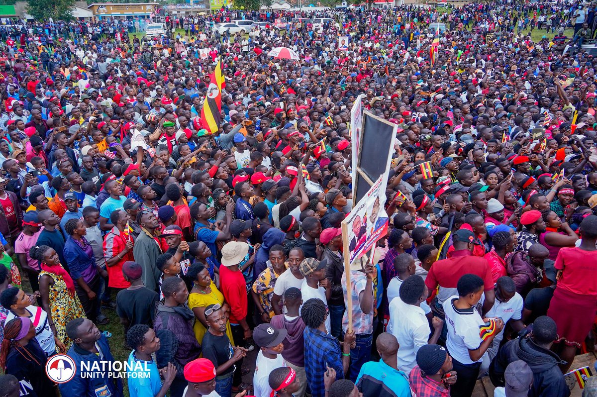 cbsfm_ug's tweet image. Hon Kyagulanyi e Sheema ne Buhweju, abeeno abasabye balonde enkyukakyuka.
#CBSFmUpdates