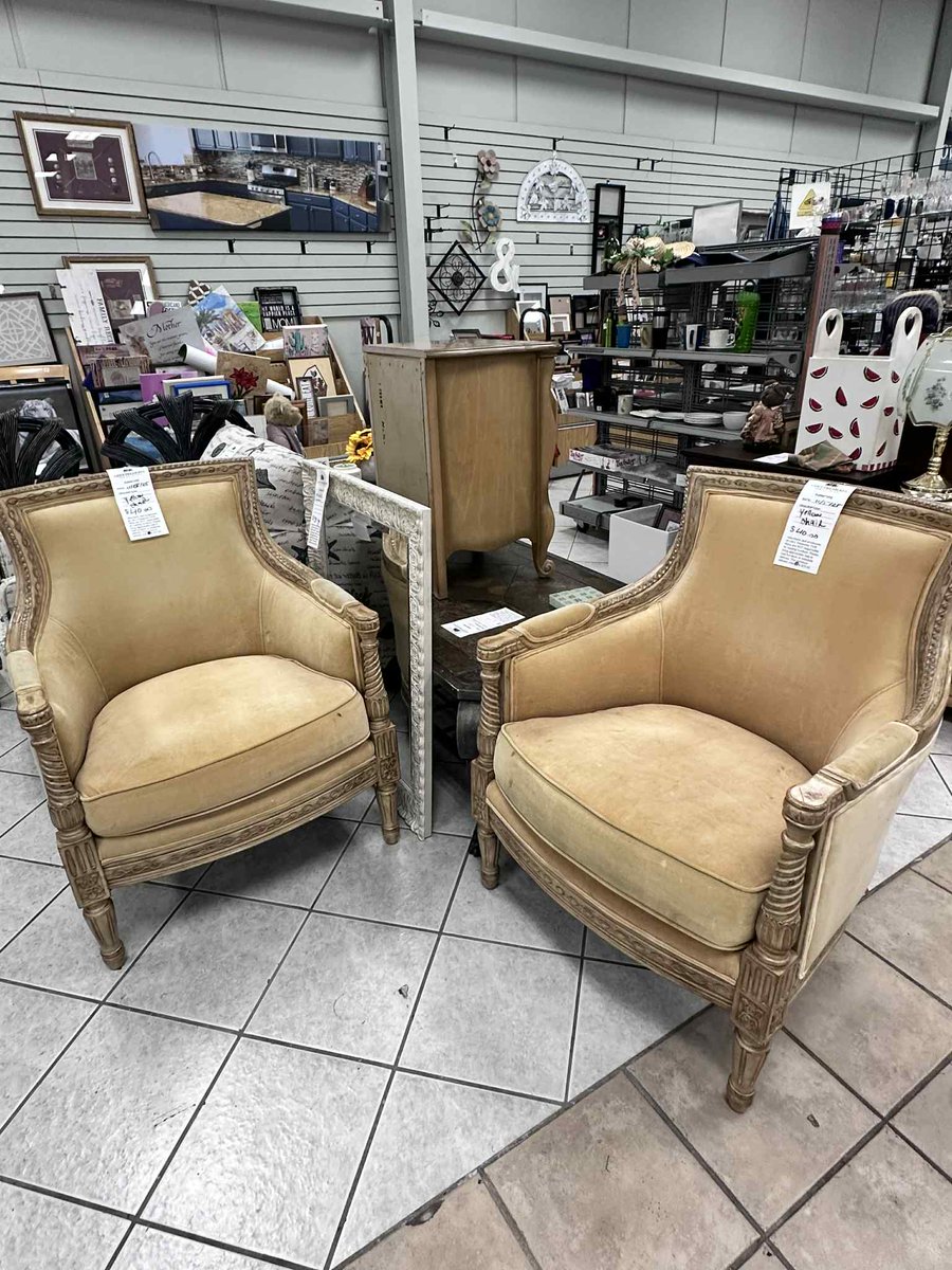 LT_Thrift's tweet image. Get ready for holiday guests at our 50% off Housewares, Home Decor &amp;amp; Furniture Sale!🦃🪑🍽️ 11/13-11/15🍂

𝑰𝒕𝒆𝒎𝒔 𝒔𝒉𝒐𝒘𝒏 𝒇𝒓𝒐𝒎 𝒐𝒖𝒓 𝑵𝒆𝒘 𝑷𝒐𝒓𝒕 𝑹𝒊𝒄𝒉𝒆𝒚 𝒔𝒕𝒐𝒓𝒆. 𝑆𝑜𝑚𝑒 𝑒𝑥𝑐𝑙𝑢𝑠𝑖𝑜𝑛𝑠 𝑚𝑎𝑦 𝑎𝑝𝑝𝑙𝑦.  #thrift #thriftingcommunity #hospicethrift