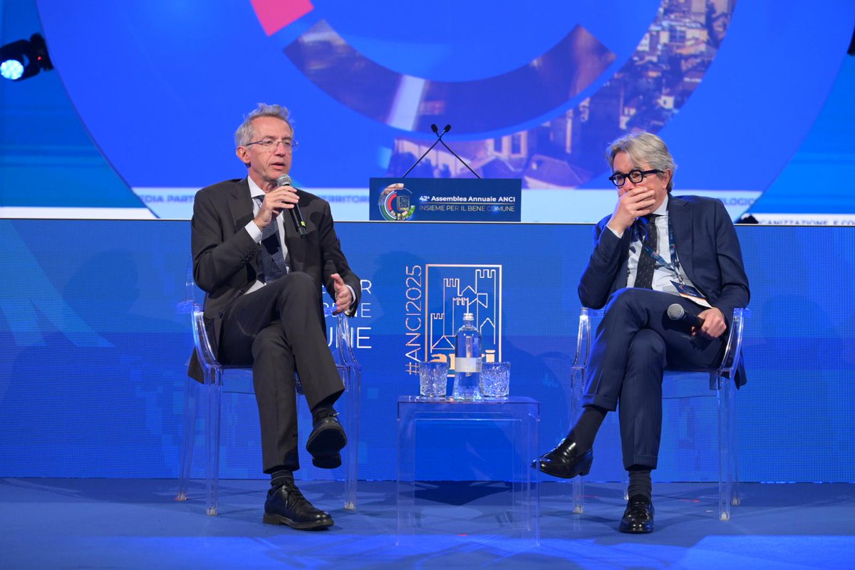 comuni_anci's tweet image. 42ª Assemblea Anci | #Anci2025 
Tre giorni di idee, storie e soluzioni per i territori.

Sindaci, amministratori, imprese e istituzioni insieme su infrastrutture, digitale, welfare, energia, cultura e innovazione.

Ci vediamo il prossimo anno a Verona #Anci2025 

GRAZIE 💪🏻 🇮🇹