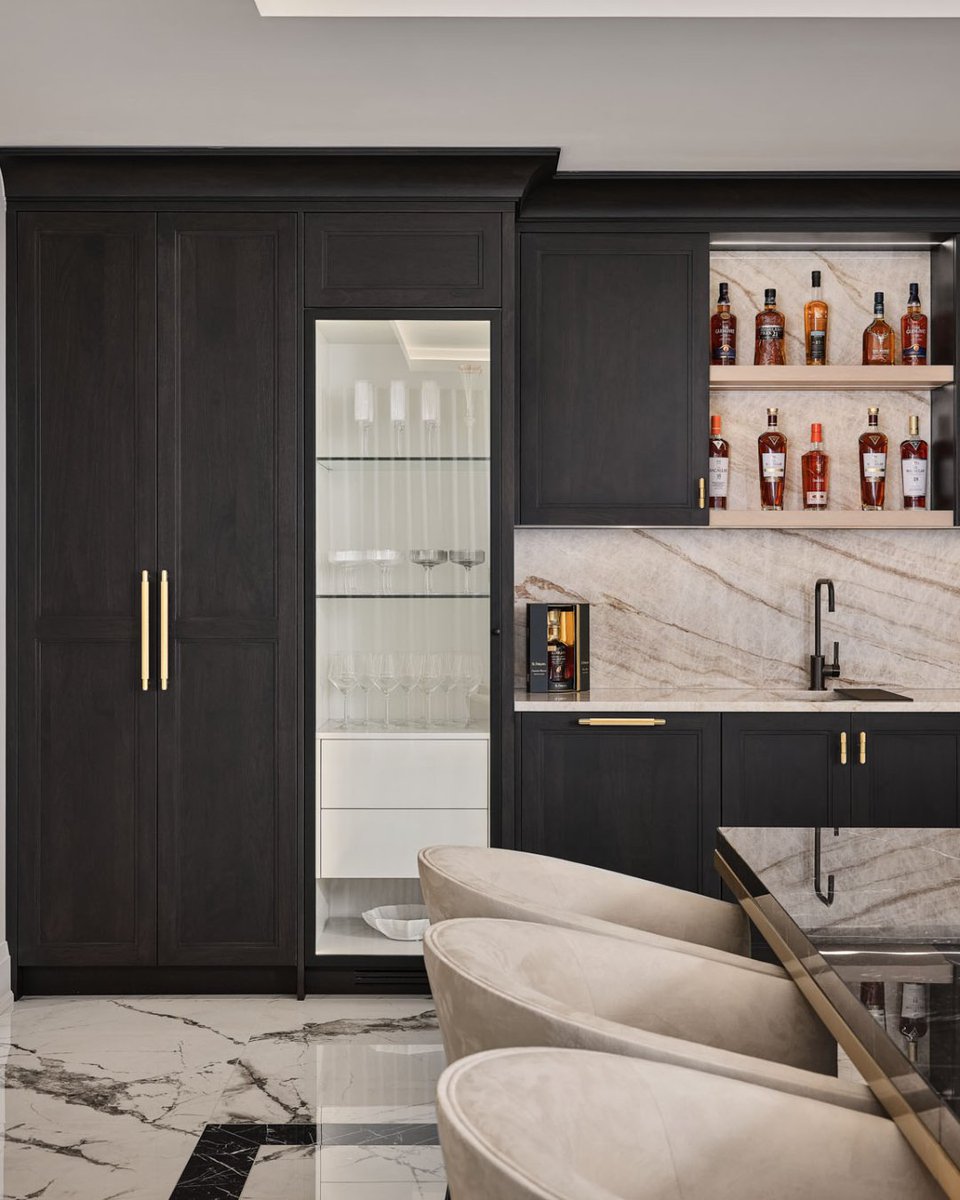 AstroDesign_Inc's tweet image. Coffee Bar Timeless Design by Astro Design Inc. ☕✨

Every season, every moment, is designed with intention and quiet luxury.

🔗 astrodesigninc.com/gallery.html | Ottawa

#AstroDesignInc #DesignBeyondTime #LuxuryInteriors #OttawaDesign #AstroExperience #WinterInteriors