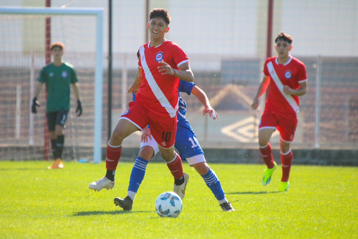 #AAAJ ✍️ Facundo Carrizo firmó su primer contrato profesional. Para nosotros fue un privilegio y un placer acompañarte desde tan chiquito hasta verte cumplir tus sueños. ¡Felicitaciones, Pachi!